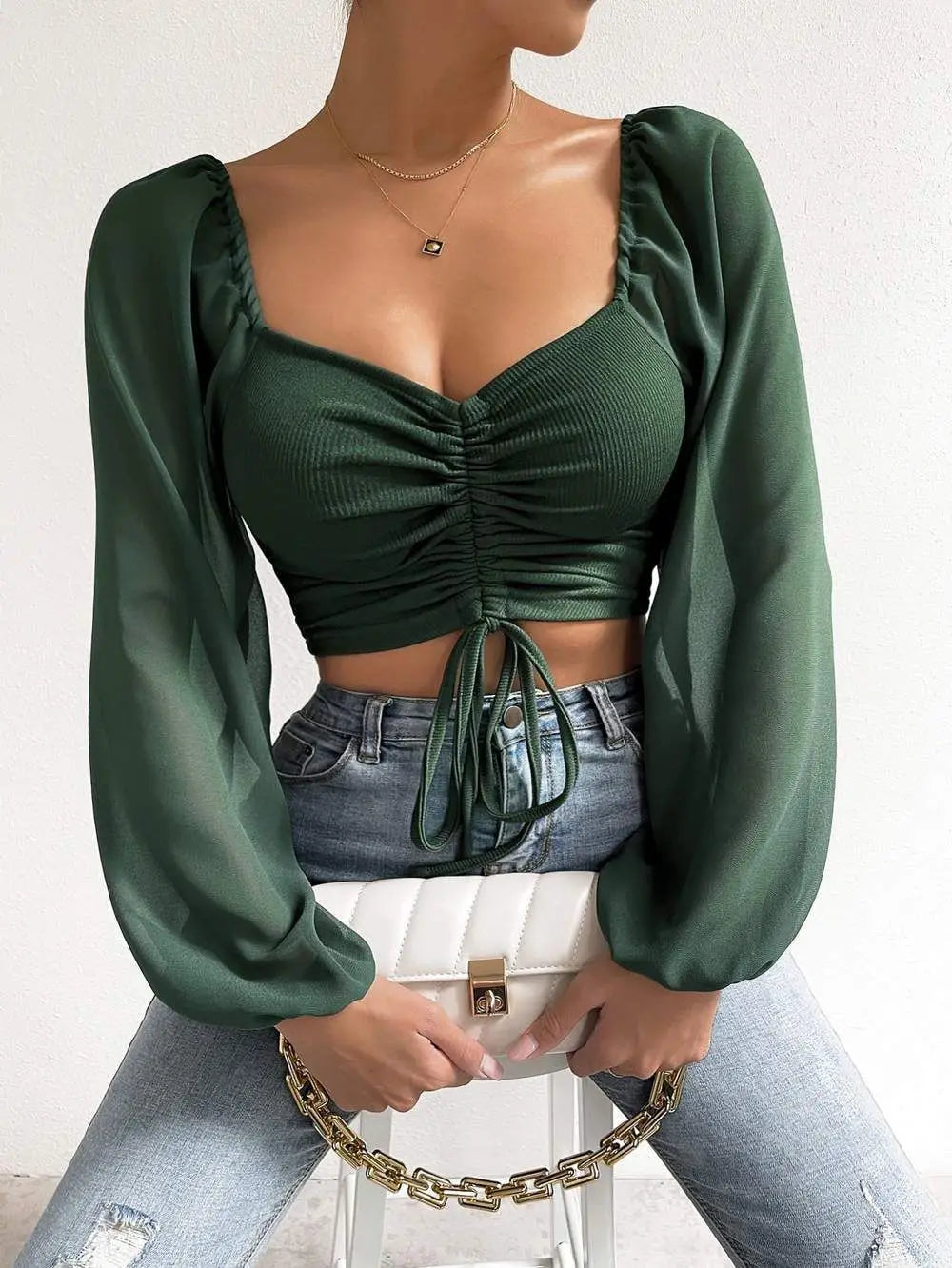 Blusa Feminina de Manga Comprida — Decote V e Franzidos