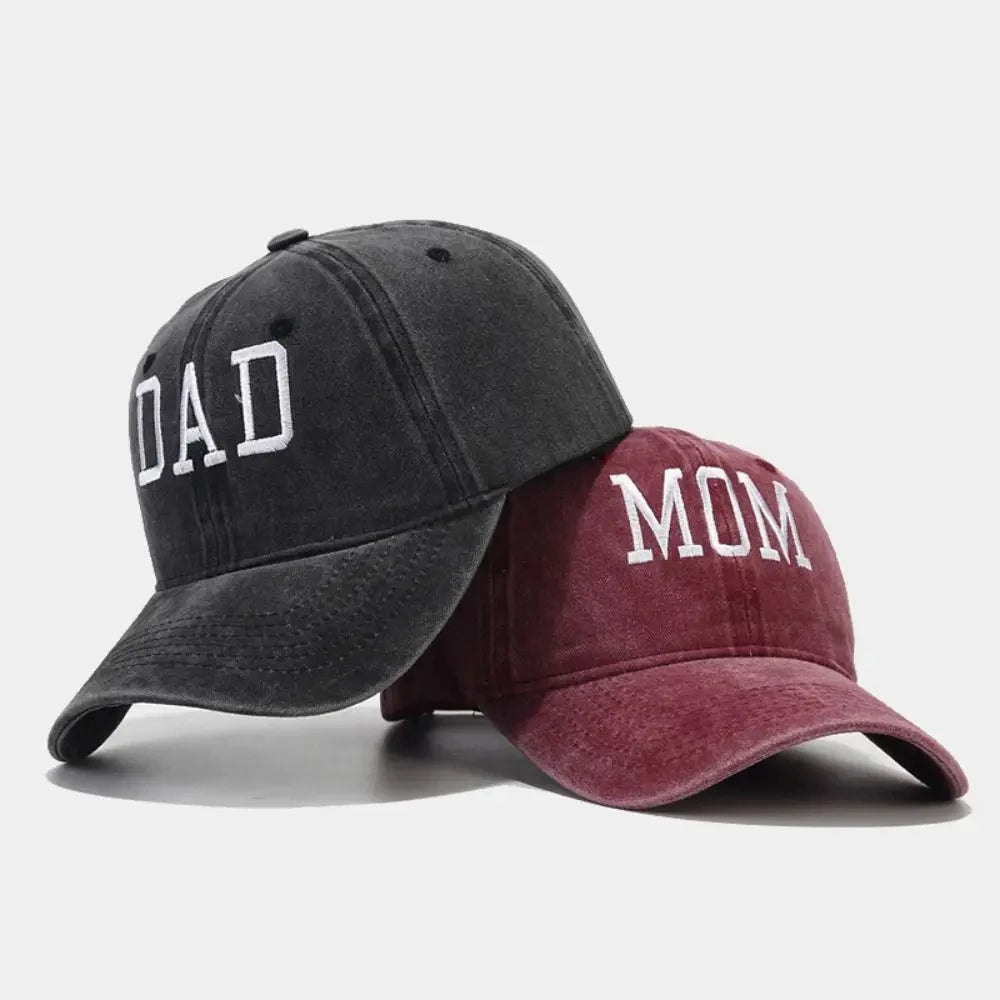 Boné Mom and Dad